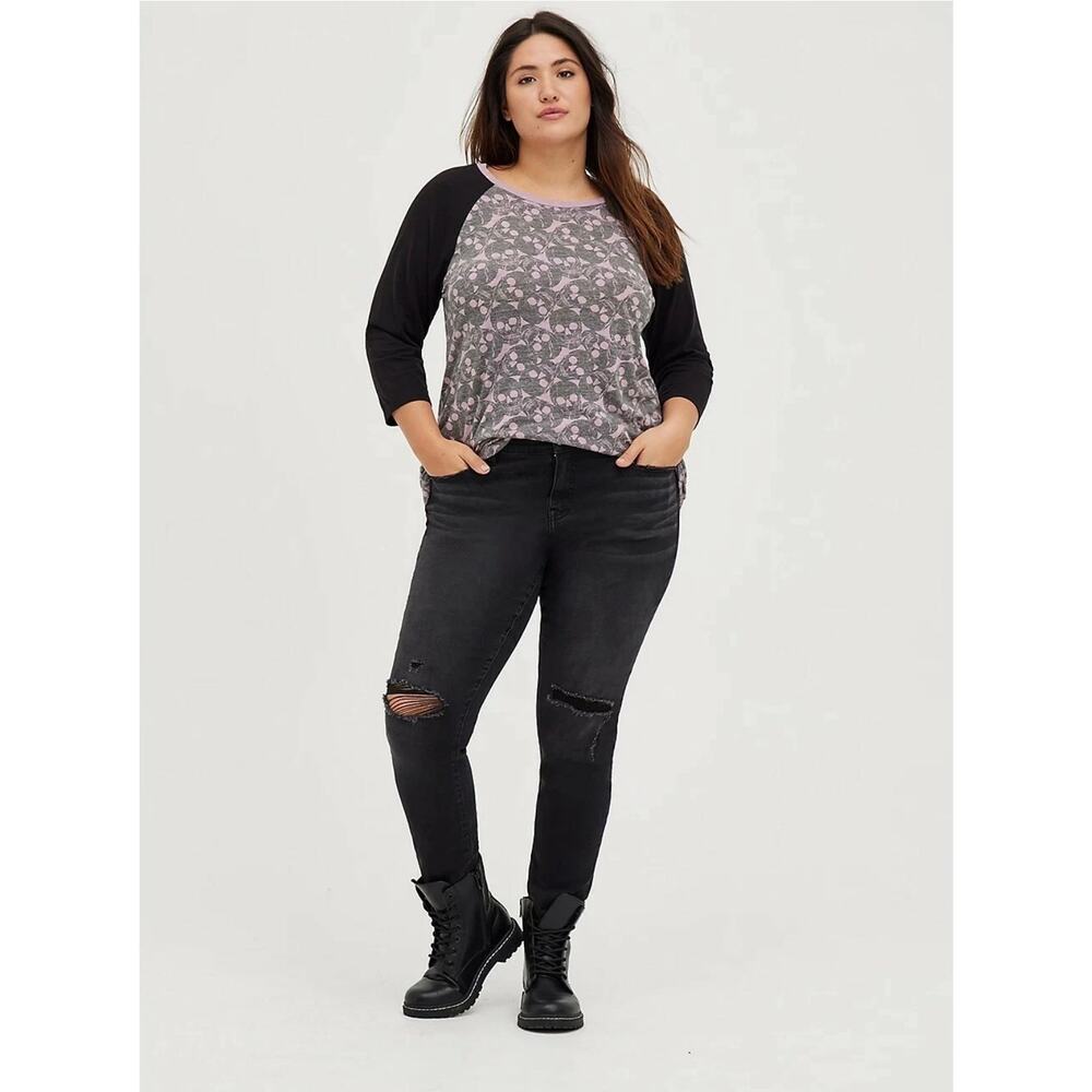 NWT Torrid Black Skull Raglan Tee Plus Size 0 (L 12) - Picture 3 of 10